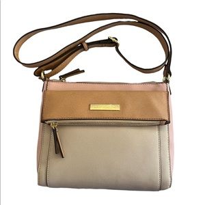 NWOT Liz Claiborne crossbody bag | Tan, cream, pink